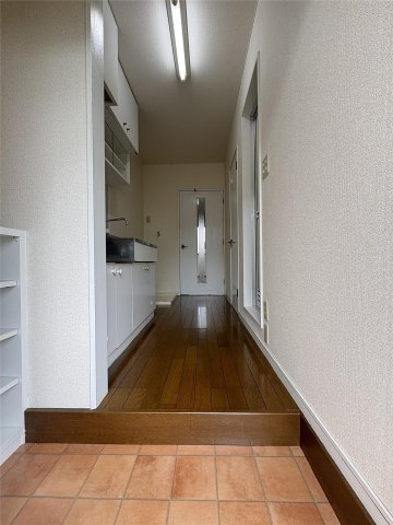 モイセス花立Ａの玄関