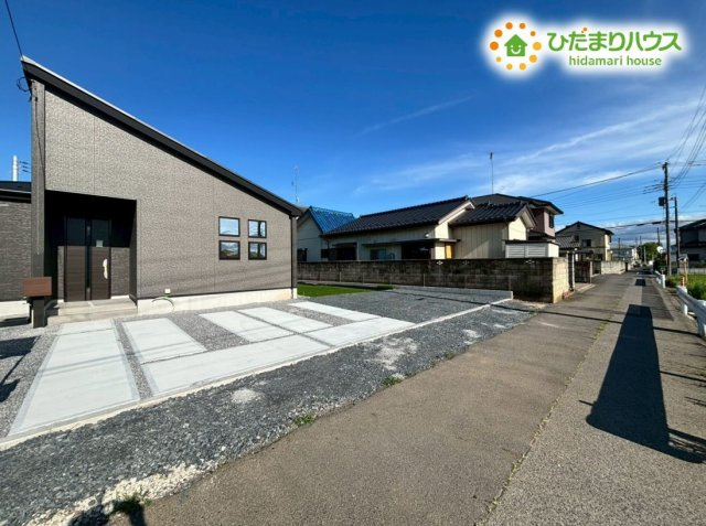 羽生市藤井上組2期　新築戸建　グラファーレ01の前面道路含む現地写真