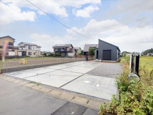 【前面道路含む現地写真】の画像