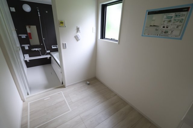 《仲介手数料無料》浦和区上木崎８丁目12-4新築一戸建て‎のランドリースペース