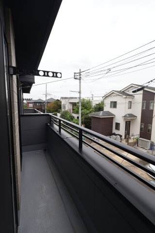 《仲介手数料無料》浦和区上木崎８丁目12-4新築一戸建て‎のバルコニー