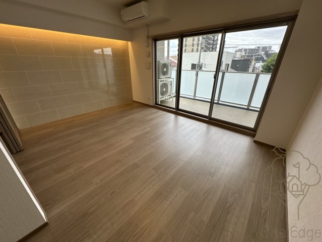 プレジオ塚本ASIANの居間・リビング