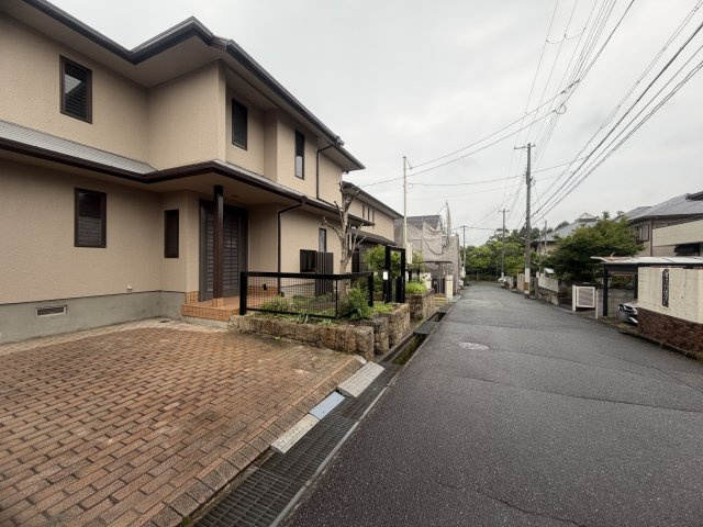 神戸西区竹の台１丁目戸建の前面道路含む現地写真