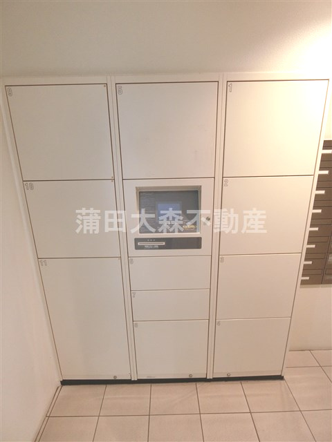 ガーデン萩中のエントランス