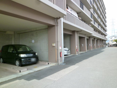 【駐車場】 | プレドール向日町東
