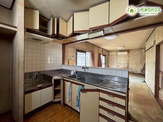 中古戸建　熊谷市肥塚のキッチン|キッチンは収納多めです♪