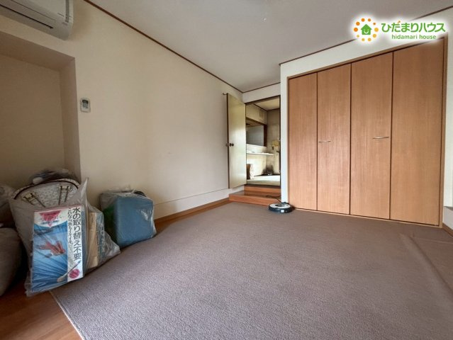 中古戸建　熊谷市肥塚の洋室|クローゼットや収納スペースが充実しています。衣類や荷物をスッキリと整理整頓できます。