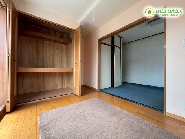 中古戸建　熊谷市肥塚の洋室|撮影時電気ついておりませんがこの明るさです！