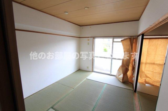 コンフォール高蔵寺の和室