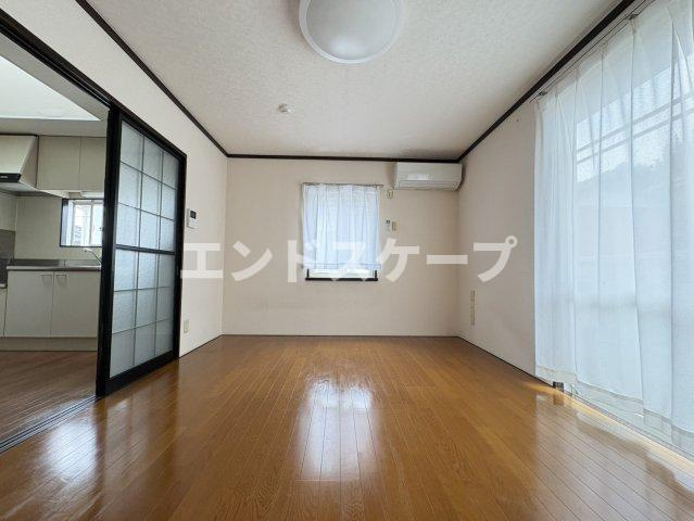 コンフォートハイツの居間・リビング|高崎、前橋のお部屋探しはエンドスケープまで！お客様の理想お聞かせ下さい♪