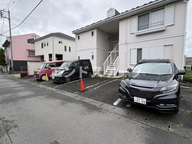コンフォートハイツの駐車場|高崎、前橋のお部屋探しはエンドスケープまで！お客様の理想お聞かせ下さい♪