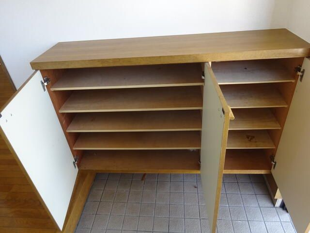 本山2丁目貸家の玄関
