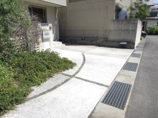 【駐車場】 | ～商談中～洲本市海岸通二丁目・一戸建 | 令和８年６月撮影