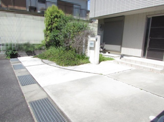 【駐車場】 | ～商談中～洲本市海岸通二丁目・一戸建 | 令和８年６月撮影