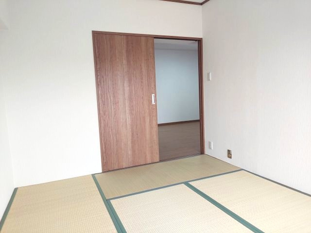 宝塚ビューハイツの和室|和室約6帖
