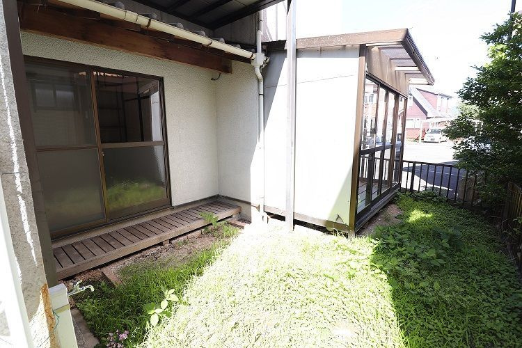合川永松貸家の庭