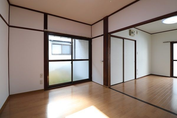 合川永松貸家の洋室