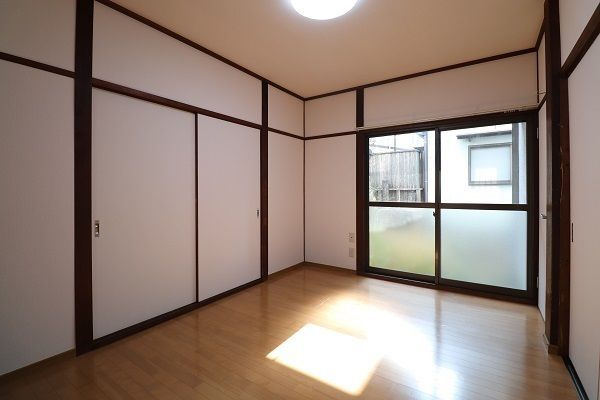 合川永松貸家の洋室