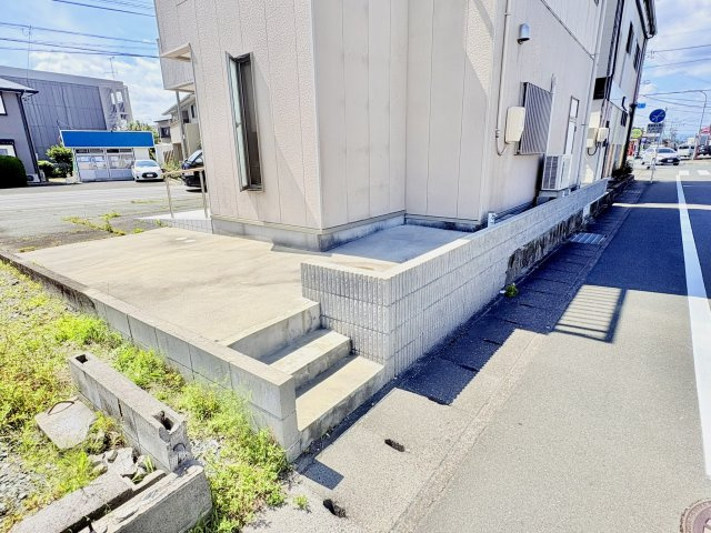 売中古戸建　中央区天王町のその他|外構も東側の外構も整備されていてきれいです。