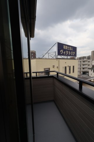 《仲介手数料無料》中央区大戸５丁目1-10-3新築一戸建て‎サニータウンのバルコニー