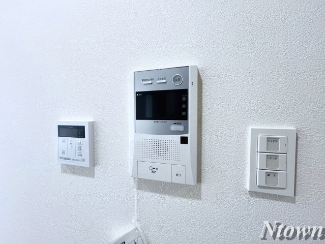 【セキュリティ】 | アロームドゥジョア | モニター付きインターホンです。