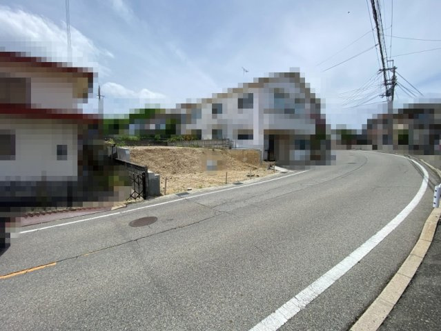 大久保町大窪　売土地の前面道路含む現地写真|幹線道路に面しています