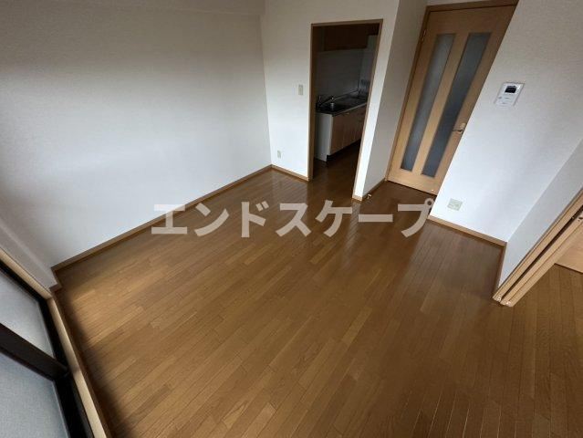 グランドレジデンスの居間・リビング|高崎、前橋のお部屋探しはエンドスケープまで！お客様の理想お聞かせ下さい♪