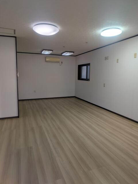 栄町３丁目１４８貸家の居間・リビング