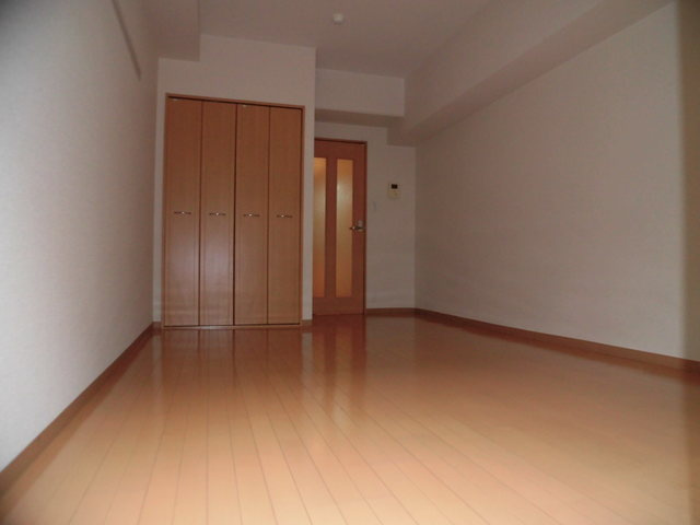 ニューシティアパートメンツ円上町の居間・リビング|前回募集時の写真です。