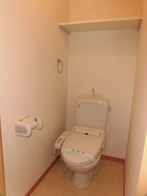 ニューシティアパートメンツ円上町のトイレ|前回募集時の写真です。