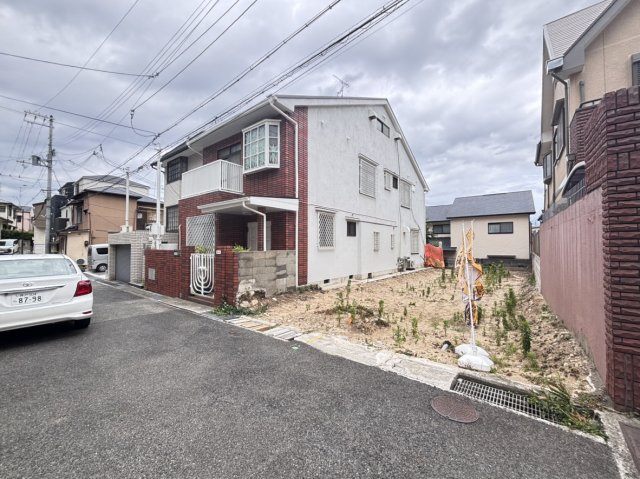 篠原中町４丁目売土地の前面道路含む現地写真