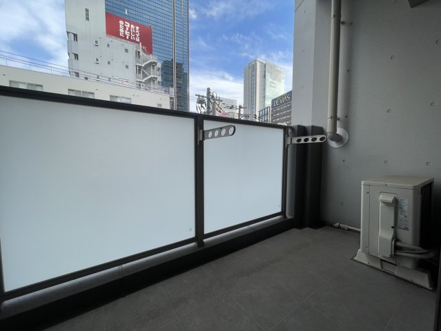 アザレア梅田のバルコニー