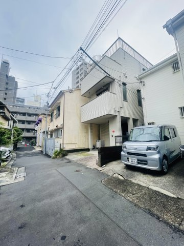文京区千駄木3丁目　中古戸建の前面道路含む現地写真