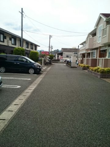 熊本市北区飛田４丁目のアパートの駐車場|駐車場に車を止められます