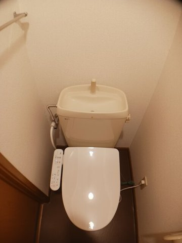 合志市幾久富のアパートのトイレ|コンパクトで使いやすいトイレです