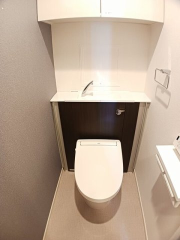 合志市幾久富のアパートのトイレ|清潔感のあるトイレです
