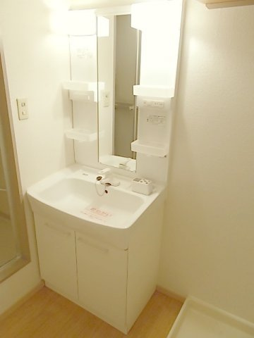 熊本市北区飛田３丁目のアパートの洗面所|広い洗面スペース