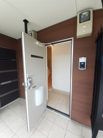 合志市須屋のアパートのエントランス|ゆとりのあるエントランスです