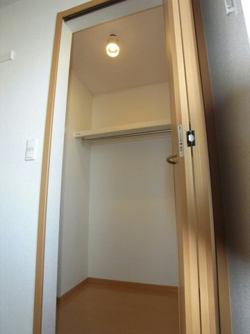 合志市須屋のアパートの収納|収納豊富です
