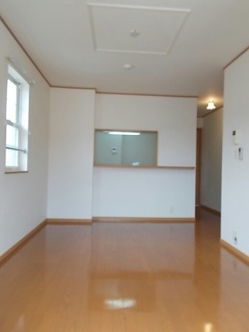 熊本市北区楡木４丁目のアパートの居間・リビング|ゆったりとしたリビングです