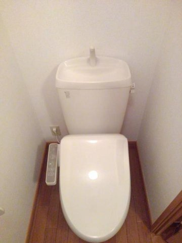 熊本市北区植木町山本のアパートのトイレ|シンプルで使いやすいトイレです