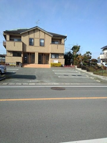 熊本市北区植木町山本のアパートの駐車場|駐車スペースもあります