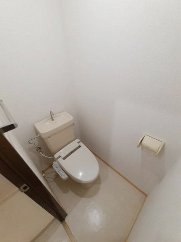 熊本市東区長嶺南７丁目のアパートのトイレ|落ち着いたトイレです