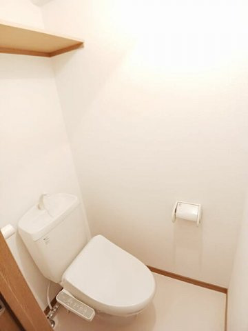 熊本市東区下南部２丁目の賃貸マンションのトイレ|清潔感のあるトイレです