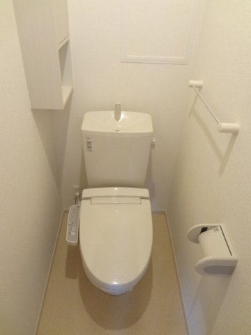 熊本市西区池田３丁目のアパートのトイレ|落ち着いた色調のトイレです