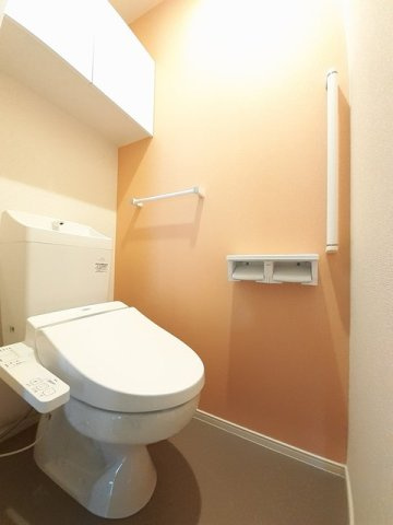 リアン　グラードのトイレ|落ち着いた色調のトイレです