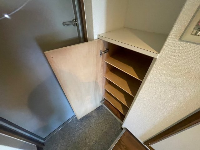 クレセント公光の玄関