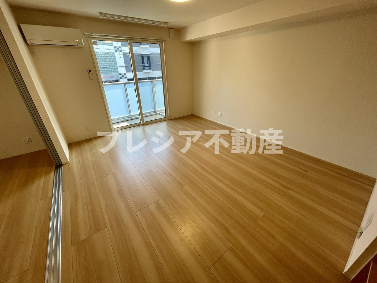 EVISTAGE甲子園の居間・リビング