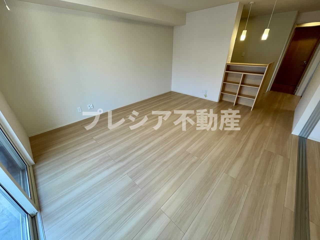EVISTAGE甲子園の居間・リビング