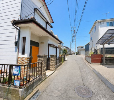 【前面道路含む現地写真】 | ◆戸塚区東俣野町　建築条件無し売地◆ | ◆前面道路も幅員があり車の運転も安心！前面道路は閑静な住宅地。車通りの少ない道路です。お子様にも安心です。